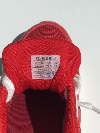 Zapatillas rojas, 37