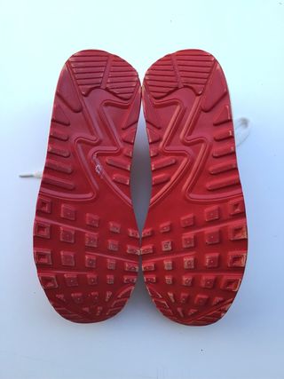 Zapatillas rojas, 37