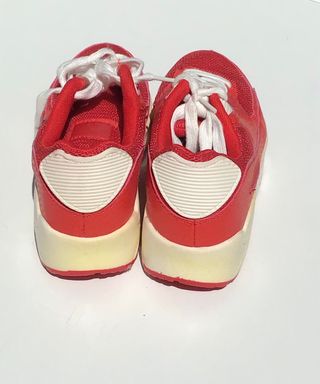 Zapatillas rojas, 37