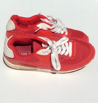 Zapatillas rojas, 37