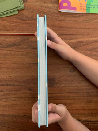 Libro Aqui la tierra