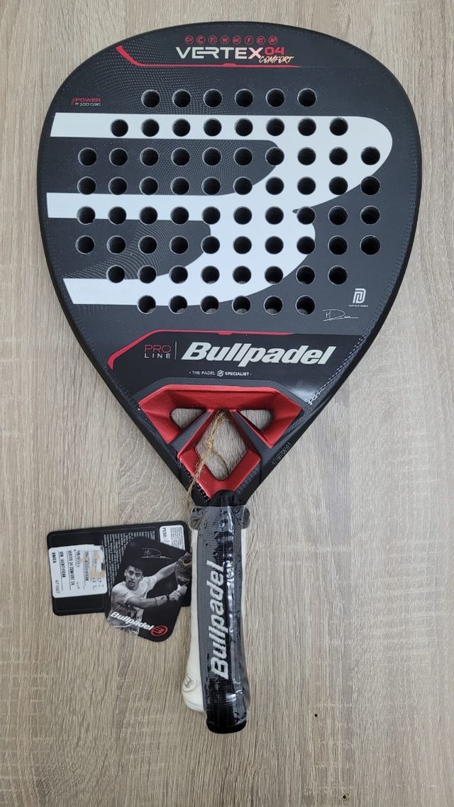 Bullpadel Vertex 04 comfort M Dinenno