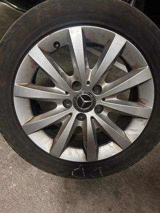 Ruedas (Neumatico y llanta mercedes original) 16”