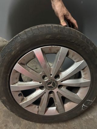 Ruedas (Neumatico y llanta mercedes original) 16”