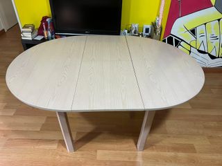 Mueble modular salón con mesa redonda extensible