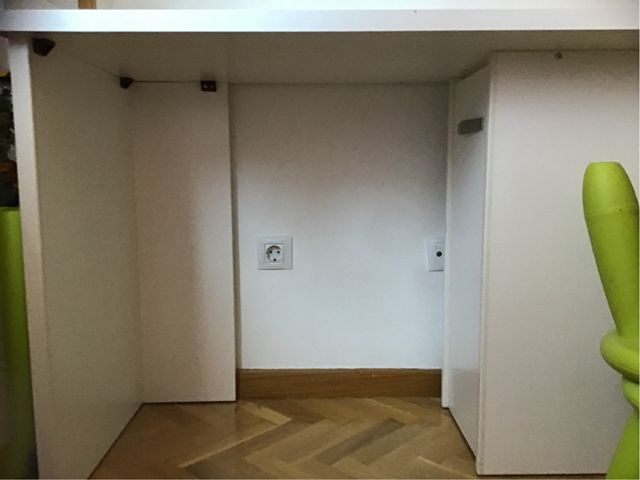 Escritorio juvenil blanco moderno y funcional