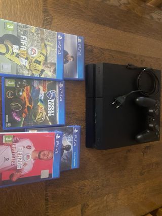 PLAY STATION 4 + Juegos