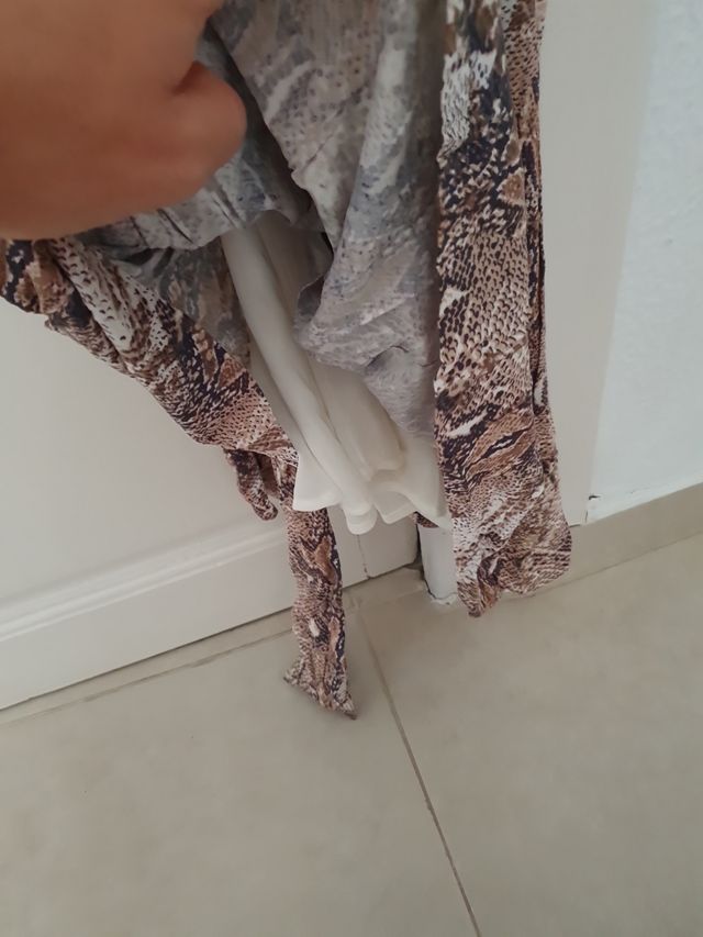 Vestido estampado serpiente Mango