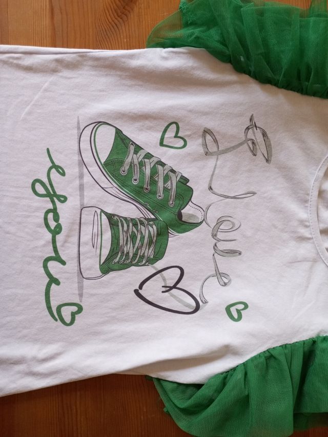 Camiseta con volantes para la Feria