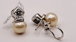 Pendientes de Oro 18K Blanco con Diamantes y Perla