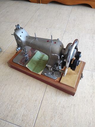 Maquina de coser de coleccionista