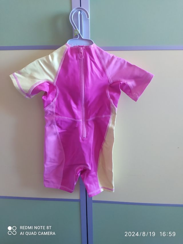 Lote Bañadores, neopreno, escarpines y cangrejeras