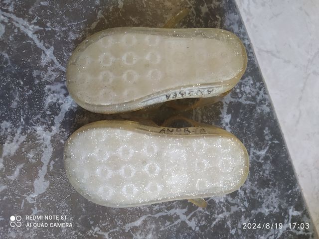 Lote Bañadores, neopreno, escarpines y cangrejeras