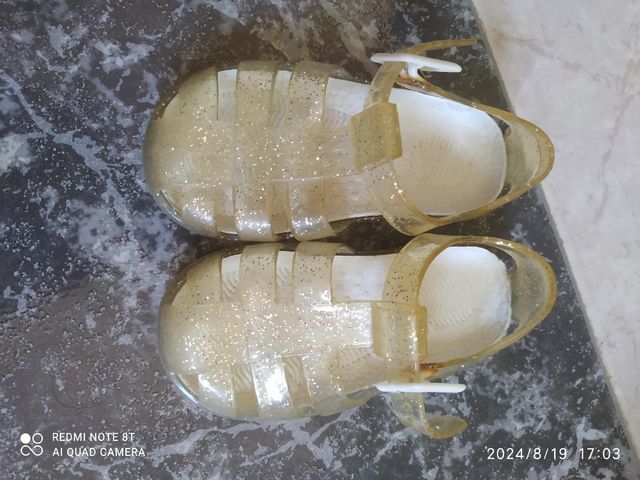 Lote Bañadores, neopreno, escarpines y cangrejeras