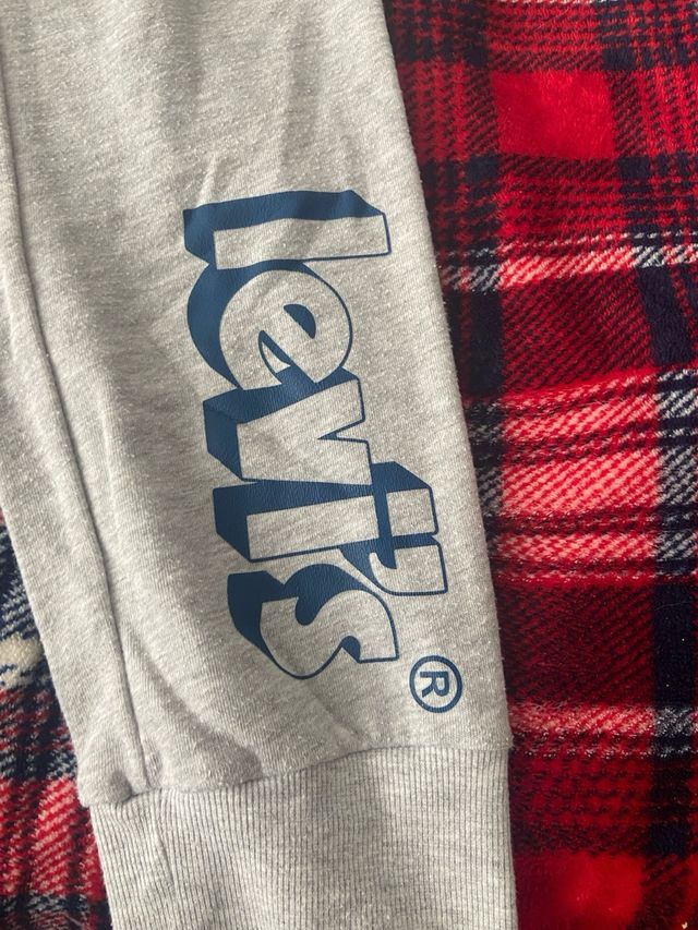 Chandal Levi’s niño/a 14 años