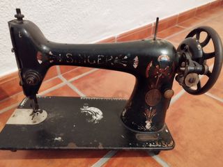 Maquina de coser antigua