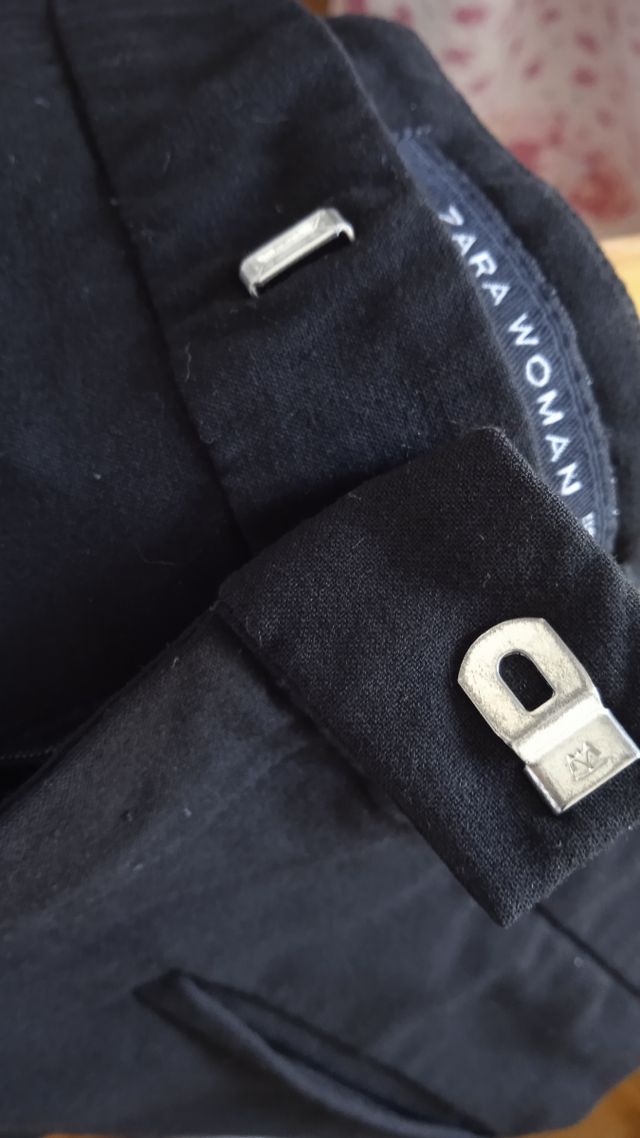 Pantalón negro Zara T.36