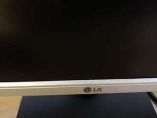 Monitor y teclado para PC
