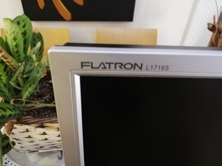 Monitor y teclado para PC