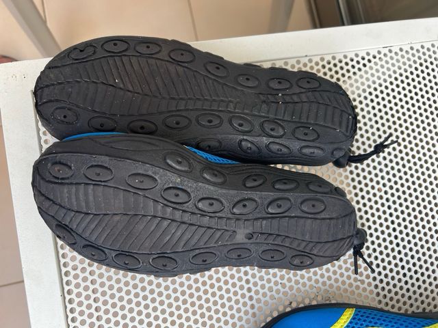 Escarpines parque acuatico, playa 