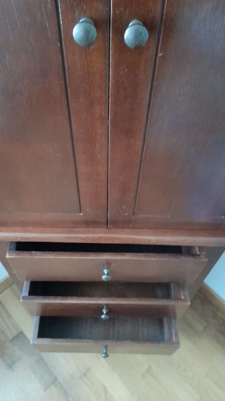 MUEBLE DE TECA