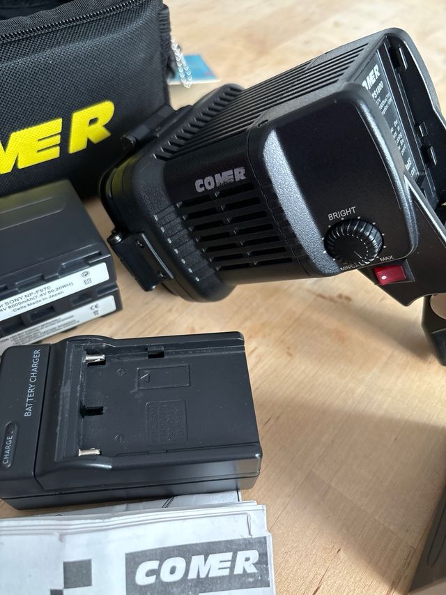Flash led profesional Comer lbps1800