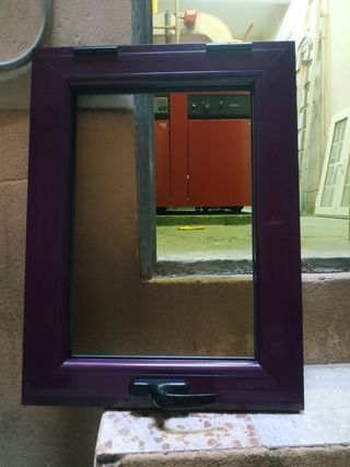 Ventana NUEVA Exposición aluminio color morada