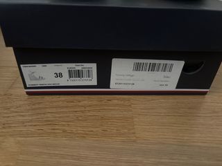 Sandalias Tommy Hilfiger 38, Nuevas con etiquetas.
