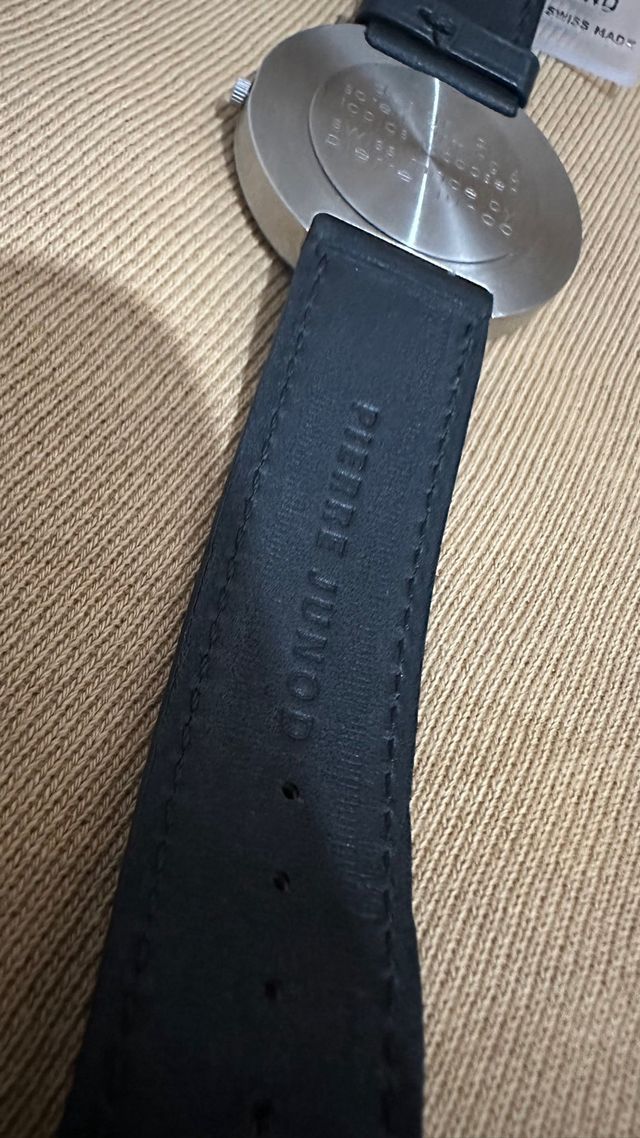 Reloj de diseñador pierre junod ( modelo Rail)