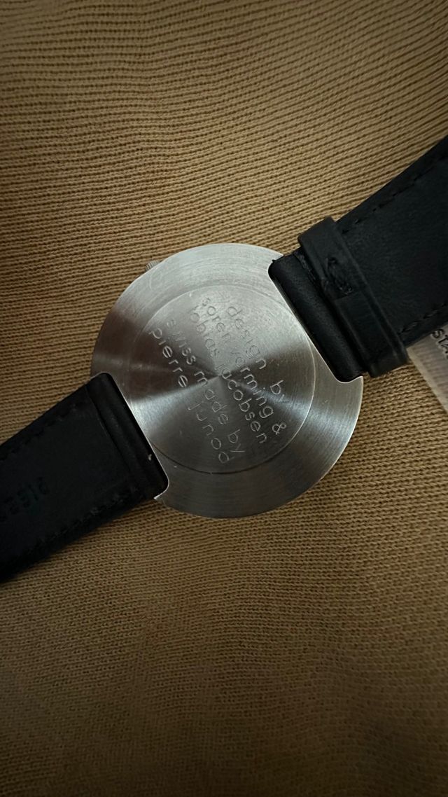 Reloj de diseñador pierre junod ( modelo Rail)