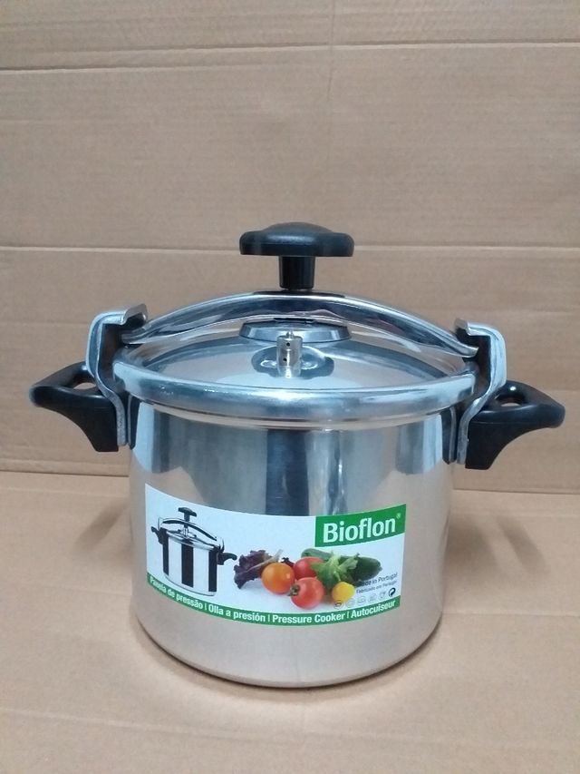 Panela de pressão nova 8lts indução