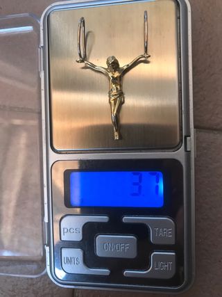 Colgante oro 18k cristo Dali