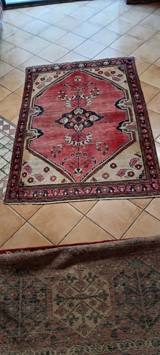 Tappeto persiano originale. Fatto.