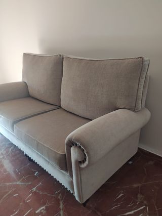 Sofá beige dos plazas nuevo