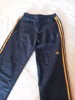 Pantalón Chándal Adidas.