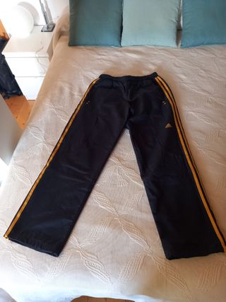 Pantalón Chándal Adidas.