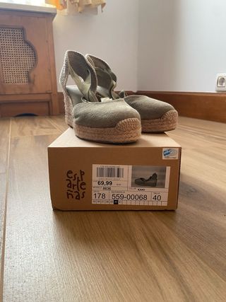 Alpargatas talla 40 color caqui