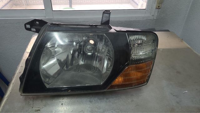 Faro delantero Mitsubishi Montero DID