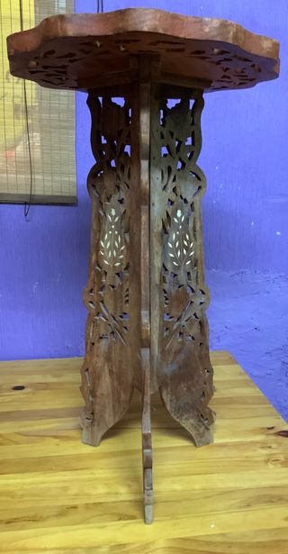 Mesita madera. India.