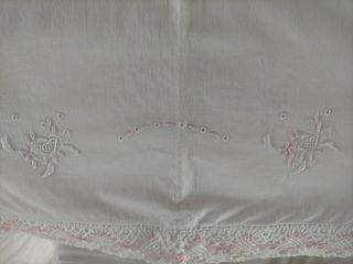 Sábana bordada antigua