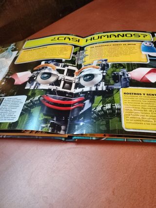 Libro Robots de Clive Gifford en español