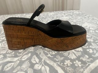 Sandalias negras con plataforma ZARA