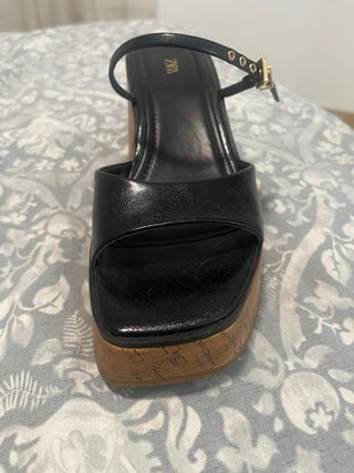 Sandalias negras con plataforma ZARA