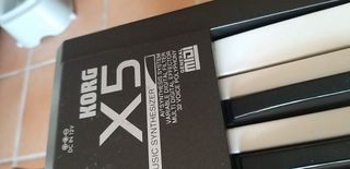 Sintetizador Korg X5