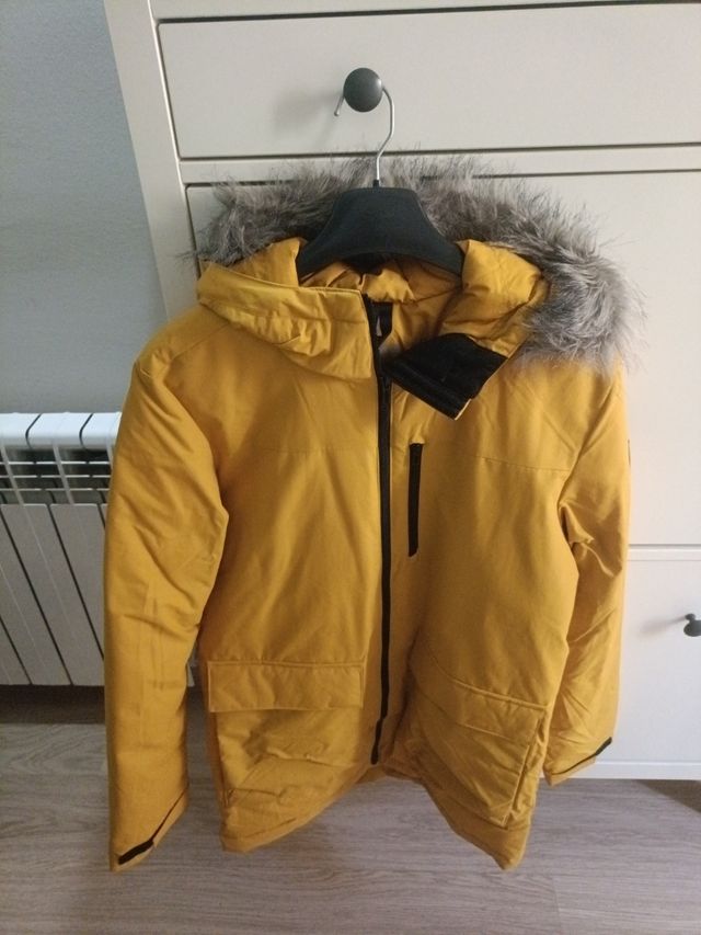 Parka Adidas color mostaza talla S