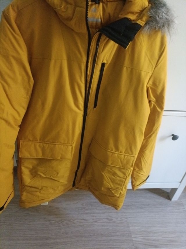 Parka Adidas color mostaza talla S