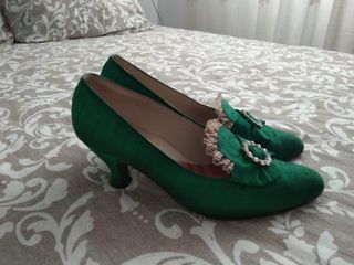 Corpiño y zapatos de fallera