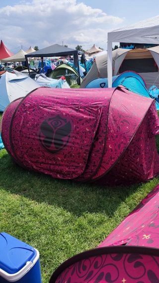 TIENDA DE CAMPAÑA TOMORROWLAND