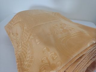 Mantel bordados dorado