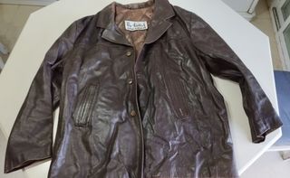 Chaqueta de cuero marrón oscuro 